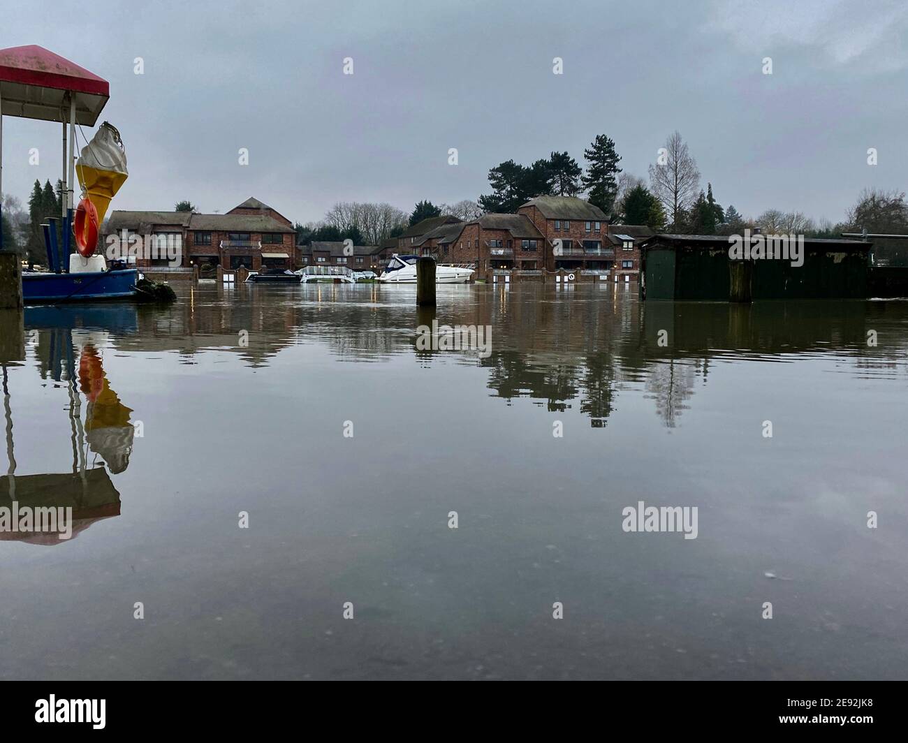 Marlow flooded hires stock photography and images Alamy