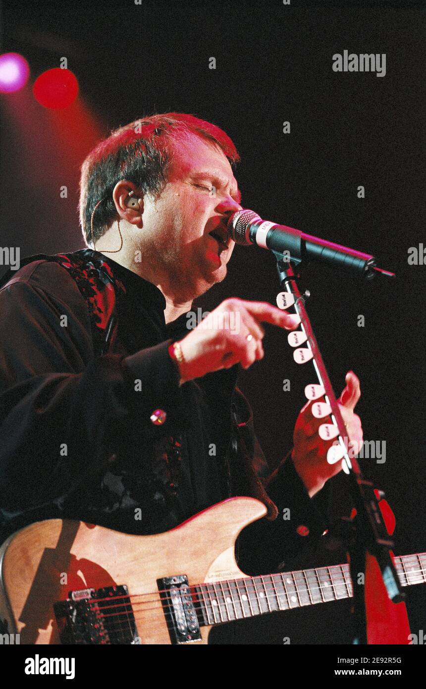 Meat loaf live in concert at wembley arena in london hires stock photography and images Alamy