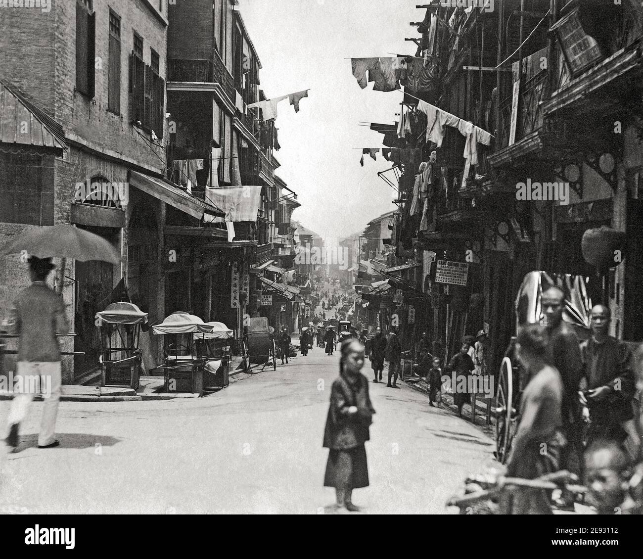 Late 19th century photograph - street in Hong Kong, Chinese quarter