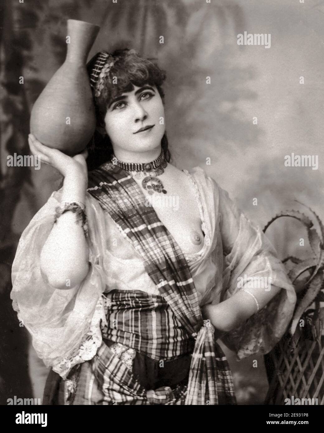Late 19th century photograph Barebreasted woman with Pot, Egypt