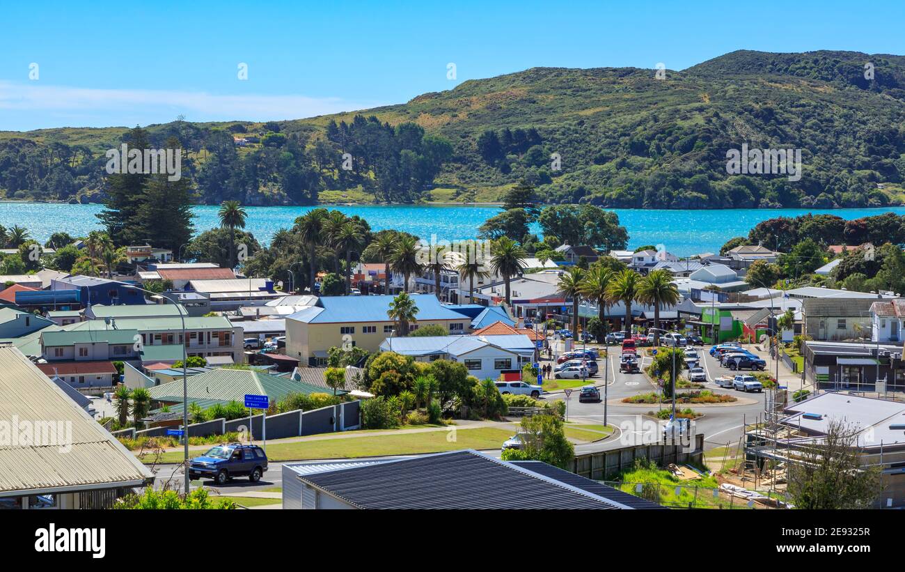 Panoramic view of the seaside town of Raglan, New Zealand, a popular summer surfing and vacation destination Stock Photo