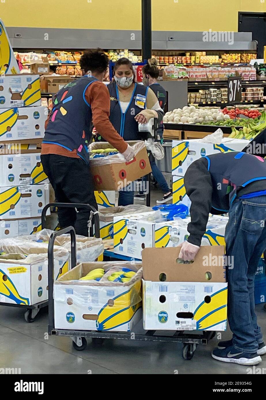 Walmart Employee 9l0 Talks Umass Memorial Editorial Stock Photo - Stock  Image