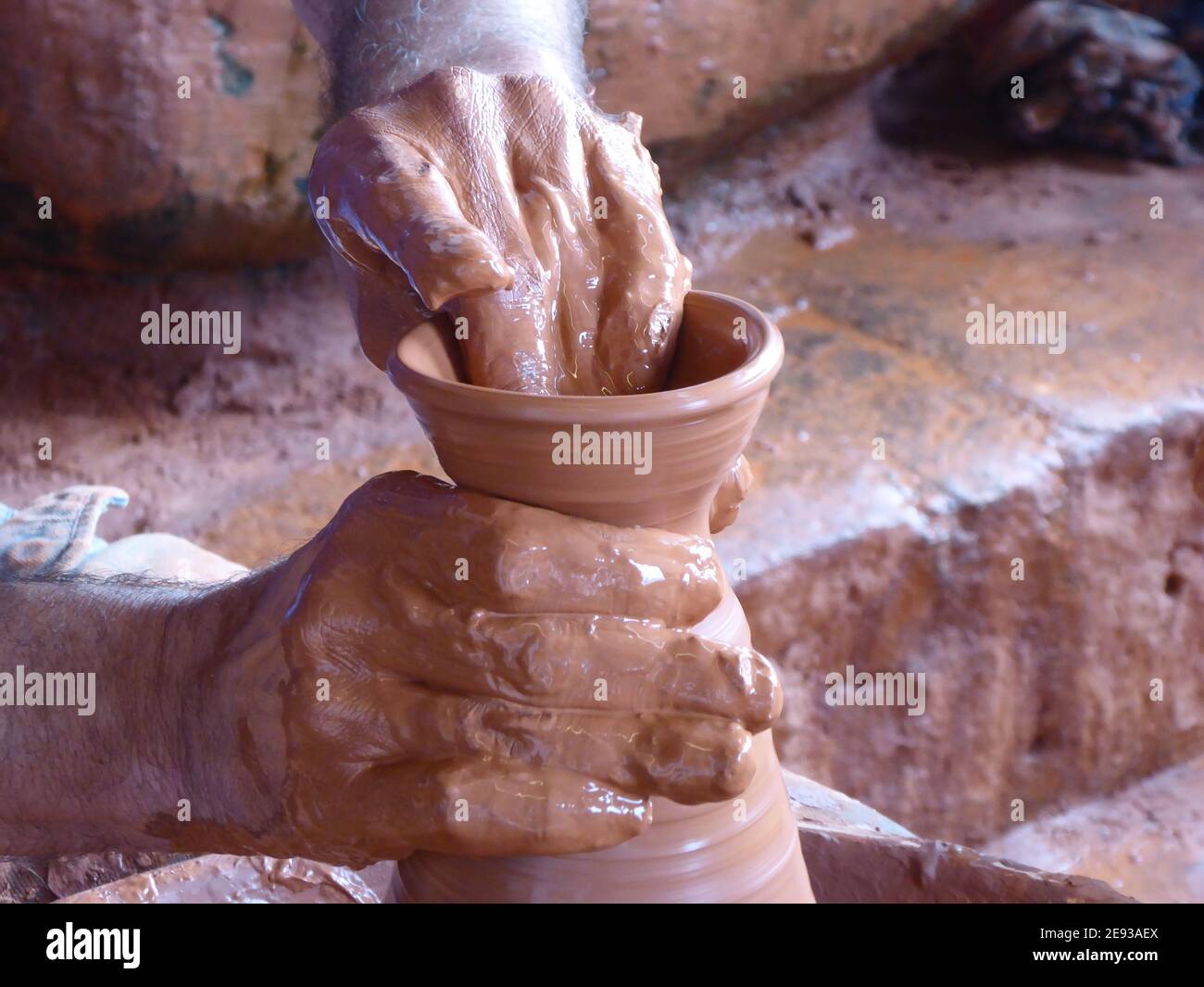Ancient pottery wheel hires stock photography and images Alamy