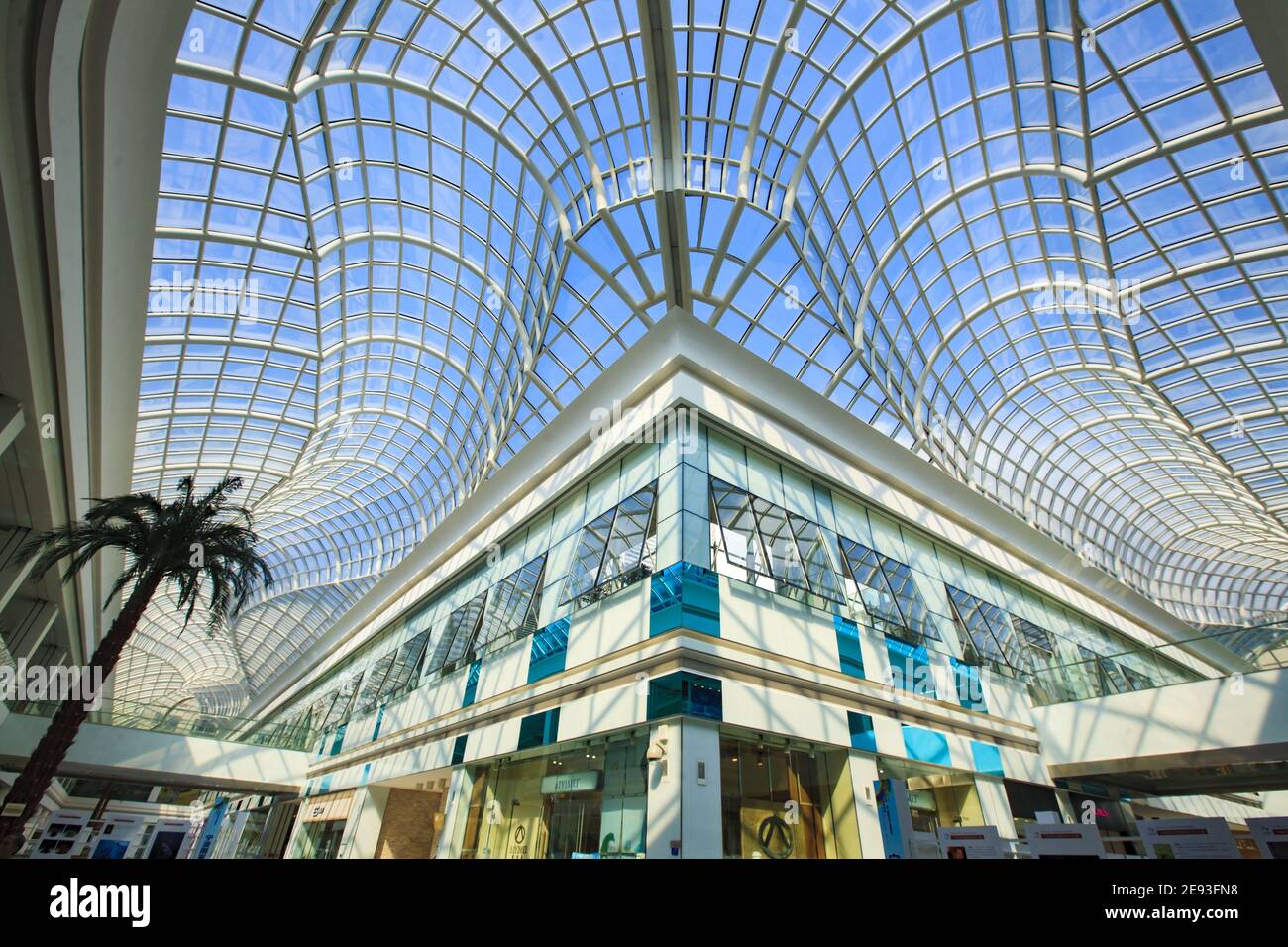 Multi plaza mall hi-res stock photography and images - Alamy