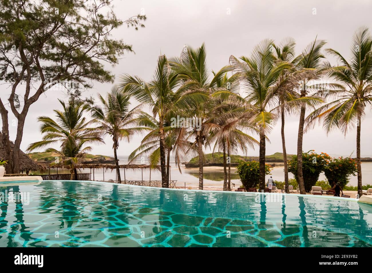 Swimming pool overlooking the Indian Ocean on Watamu Beach in Kenya Stock Photo