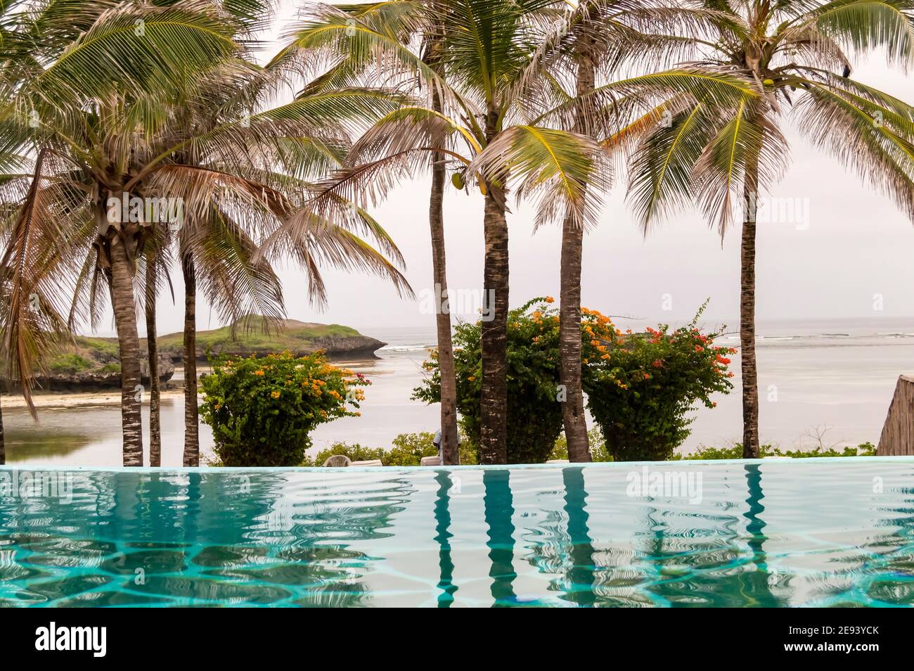 Swimming pool overlooking the Indian Ocean on Watamu Beach in Kenya Stock Photo