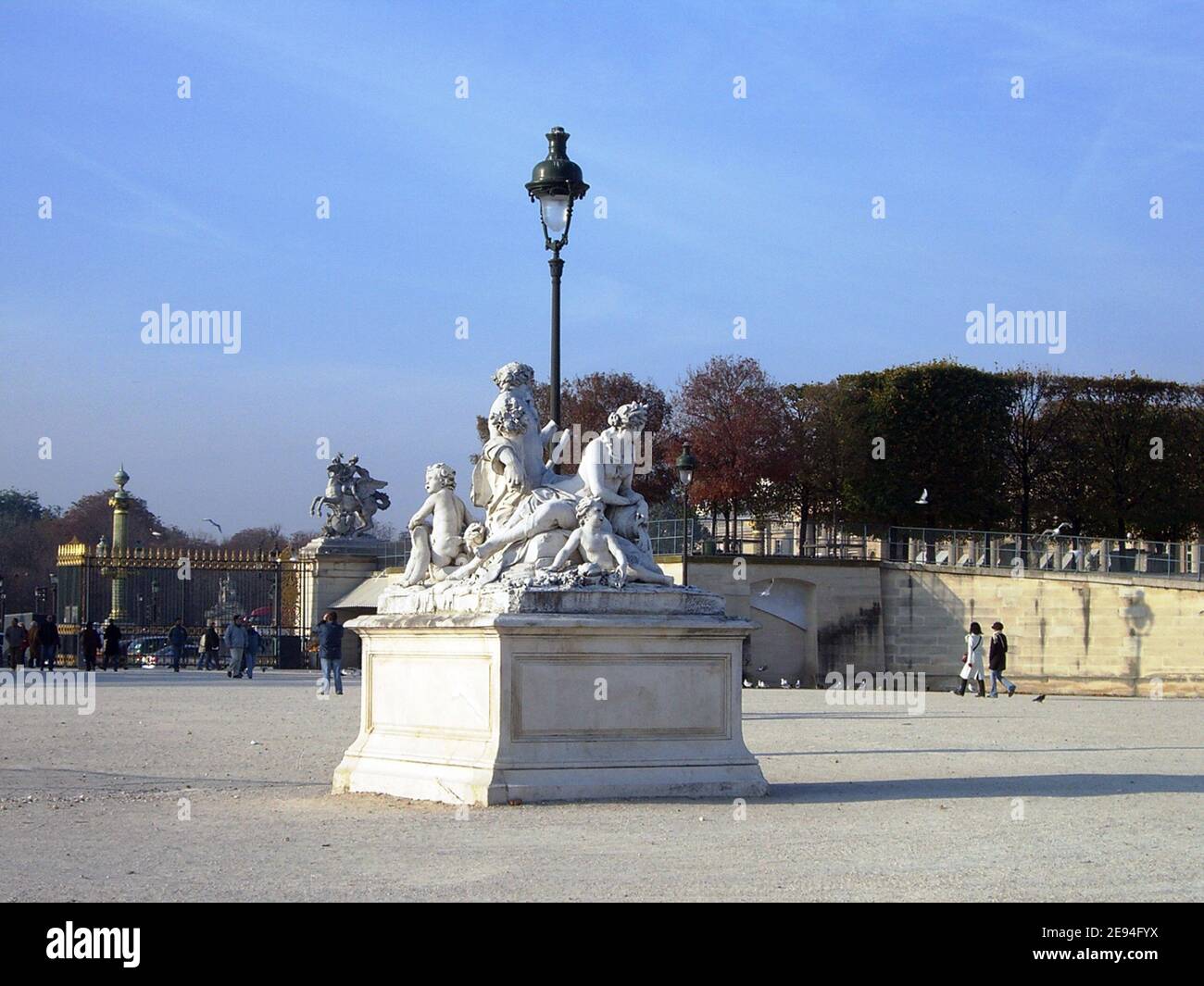 Paris, statues des jardins du Louvre Stock Photo Alamy