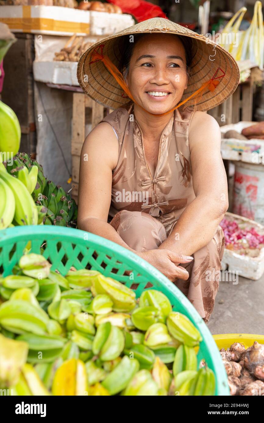 Vietnamese woman 30s hi-res stock photography and images - Alamy