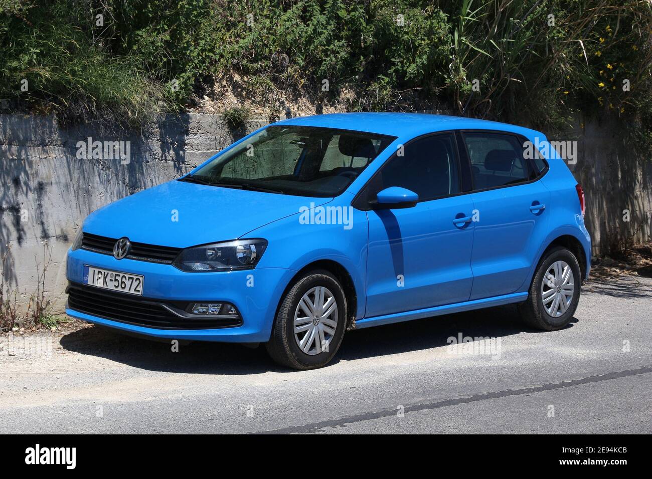 escándalo aprender máquina de coser CORFU, GREECE - JUNE 2, 2016: VW Polo blue hatchback car parked in Corfu  Island, Greece. With 566 registered vehicles per 1000 inhabitants Greece is  b Stock Photo - Alamy