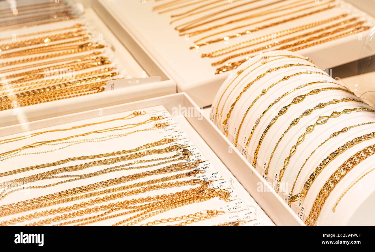 Gold jewelry hires stock photography and images Alamy