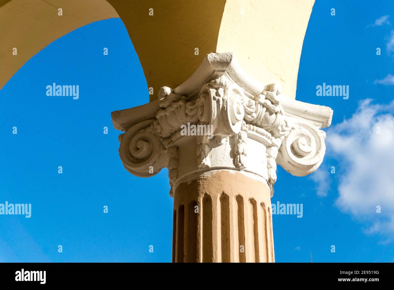 Style column hi-res stock photography and images - Alamy