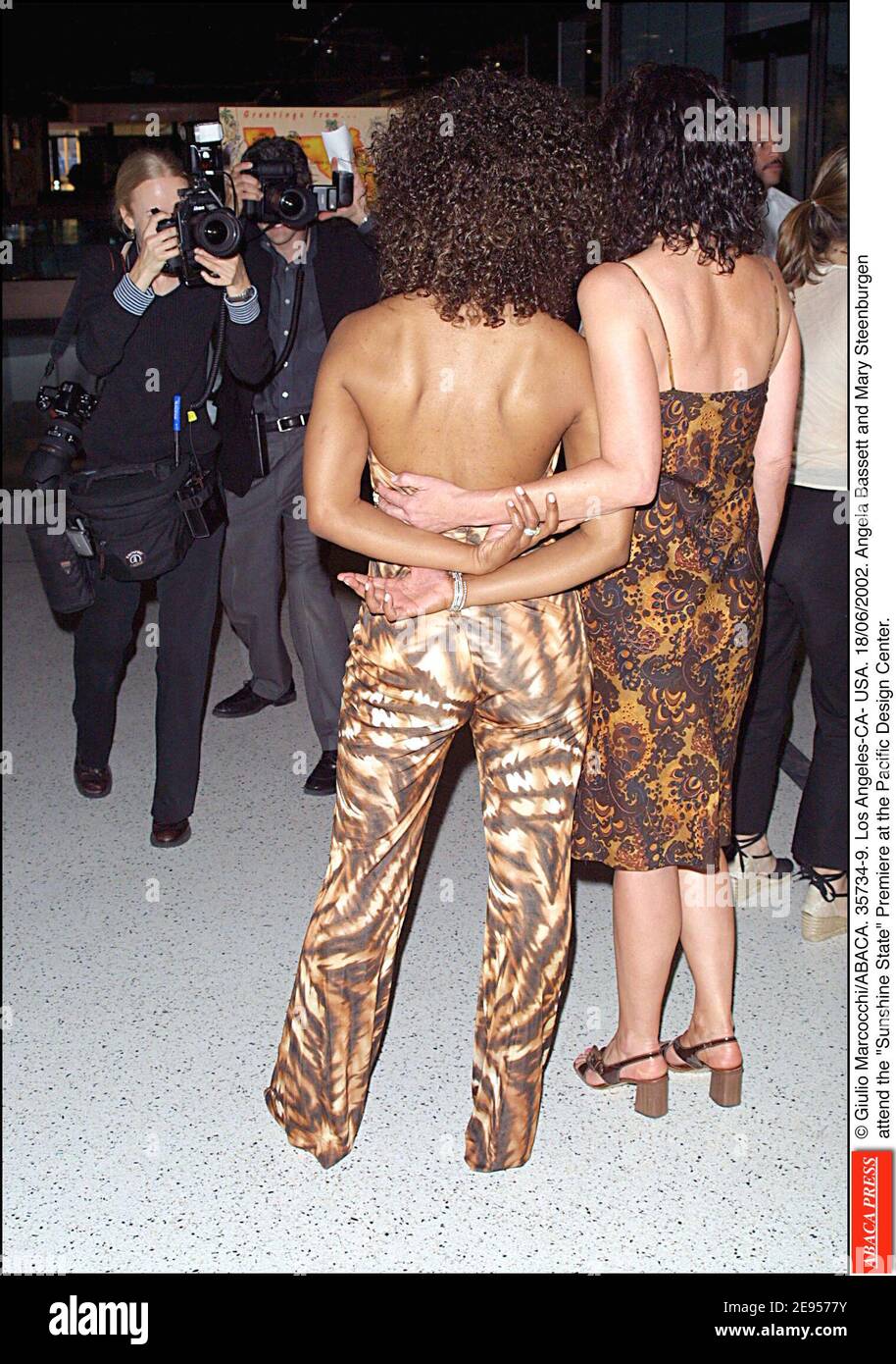 Giulio Marcocchi/ABACA. 35734-9. Los Angeles-CA- USA. 18/06/2002. Angela  Bassett and Mary Steenburgen attend the Sunshine State Premiere at the  Pacific Design Center Stock Photo - Alamy