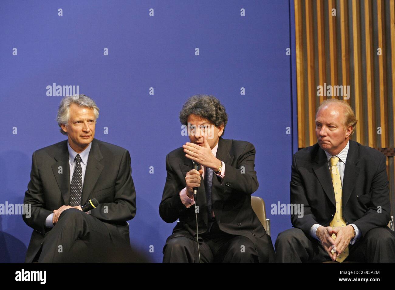 Prime Minister Dominique de Villepin with Thierry Breton, Minister for the Economy, Finance and Industry, Brice Hortefeux, Minister delegate for Local Government present plans to reduce the country's massive debt during a meeting on public finances in Paris, France, on January 12, 2006. Photo by Mehdi Taamallah/ABACAPRESS.COM Stock Photo