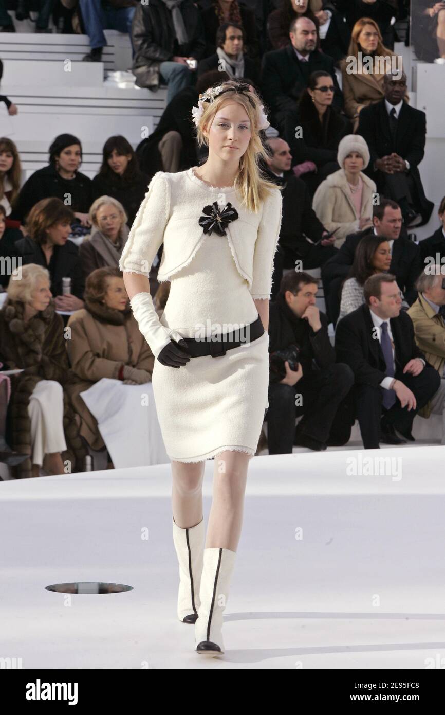 Chanel Spring 2006 Couture Fashion Show  Couture runway, Couture fashion,  Fashion