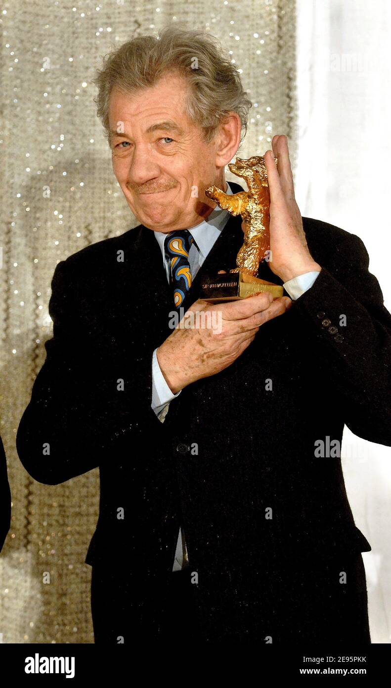 British actor Sir Ian McKellen displays his 'Golden Bear' at the 56th Berlinale, International Film Festival in Berlin, Germany, on February 11, 2006. McKellen was awarded with a Honorary Golden Bear for his lifetime achievements. Photo by Bruno Klein/ABACAPRESS.COM Stock Photo