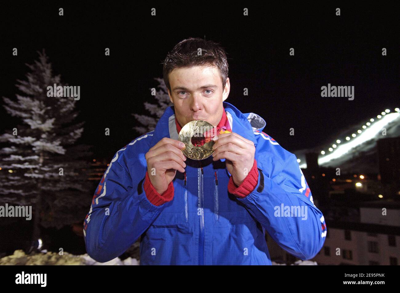 France's Antoine Deneriaz poses with his gold medal of the Men's downhill at the XX Olympic Winter Games, in Sestrieres, Italy, on February 12, 2006. Photo by Gouhier-Nebinbger-Orban/CAMELEON/ABACAPRESS.COM Stock Photo