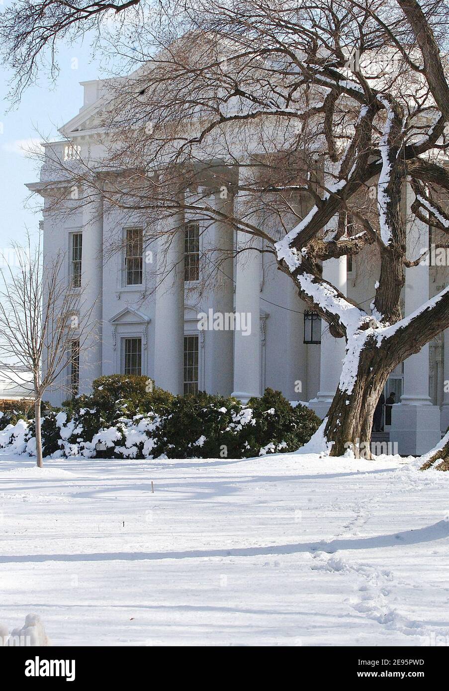 The White House, Washington, DC, USA, February 13, 2006, after a major winter storm slammed the mid-Atlantic and Northeast states. Photo by Olivier Douliery/ABACAPRESS.COM Stock Photo