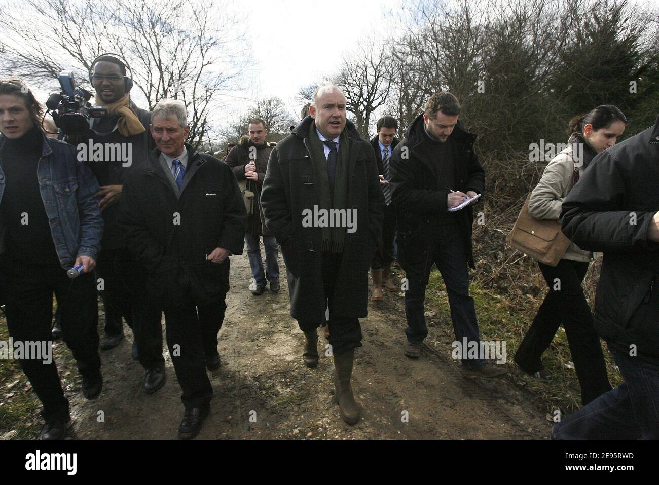 Minister of Agriculture, Dominique Bussereau visits a farm in the village of Joyeux, Ain, North of Lyon, France on February 18, 2006 to speak about the suspected arrival in France of the H5N1 virus detected for the first time in a dead duck Photo by Mehdi Taamallah/ABACAPRESS.COM Stock Photo