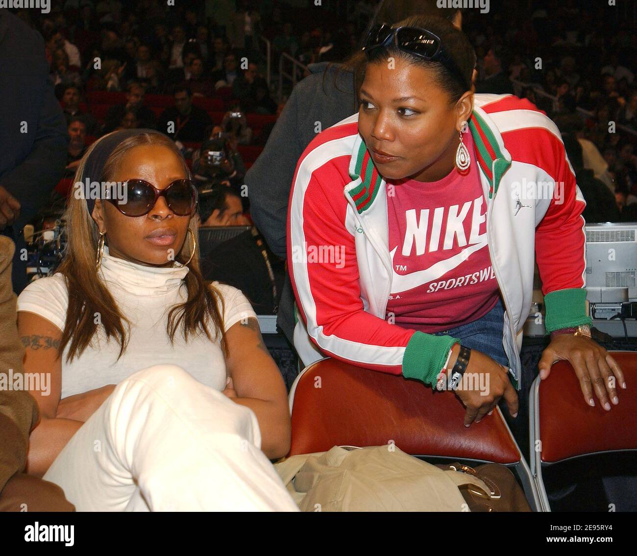 mary j blige and queen latifah attend the 2006 nba all star game held at the toyota center downtown houston tx usa on february 19 2006 photo by abacapress com stock photo alamy