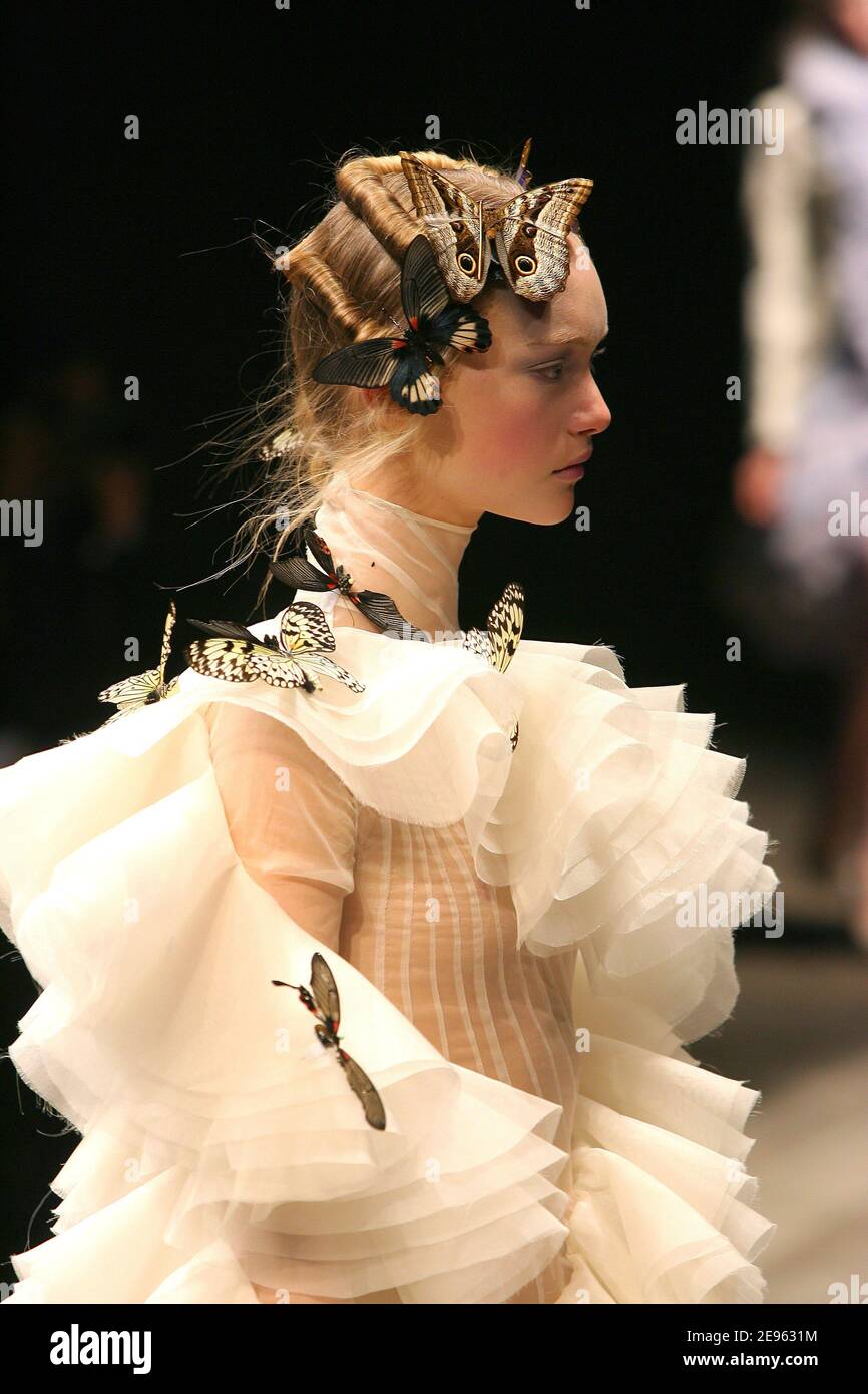 Alexander McQueen Fall 2021 Ready-to-Wear Collection