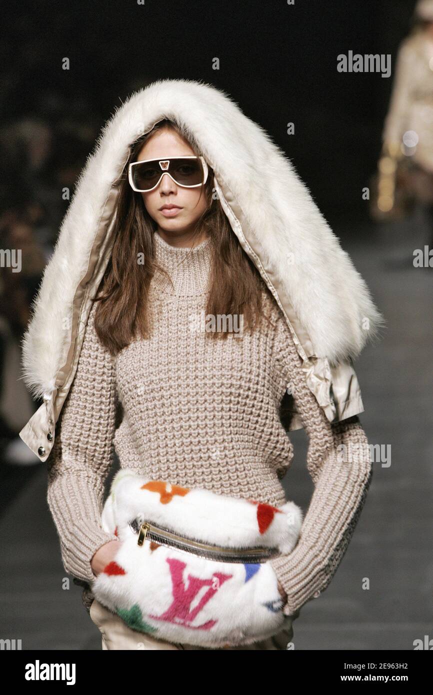 A Model walks down the runway wearing creations by Marc Jacobs for Louis Vuitton's  Fall-Winter 2006-2007 Ready-to-wear collection presentation in Paris,  France, on March 3, 2006. Photo by Java/ABACAPRESS.COM Stock Photo 