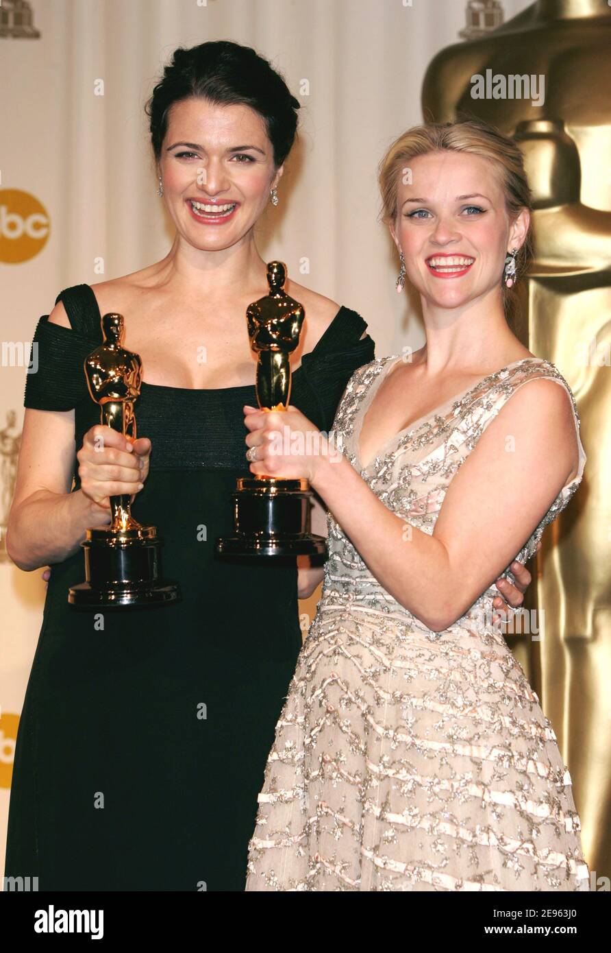 Reese Witherspoon with the Award for Best Actress in a Leading Role for Walk The Line (r) with Rachel Weisz and her award for Performance by an Actress in a Supporting Role for The Constant Gardener during the 78th annual Academy Awards ceremony, at the Kodak Theatre in Hollywood, Los Angeles, Sunday 5 March 2006. Photo by Hahn-Khayat-Nebinger/ABACAPRESS.COM Stock Photo