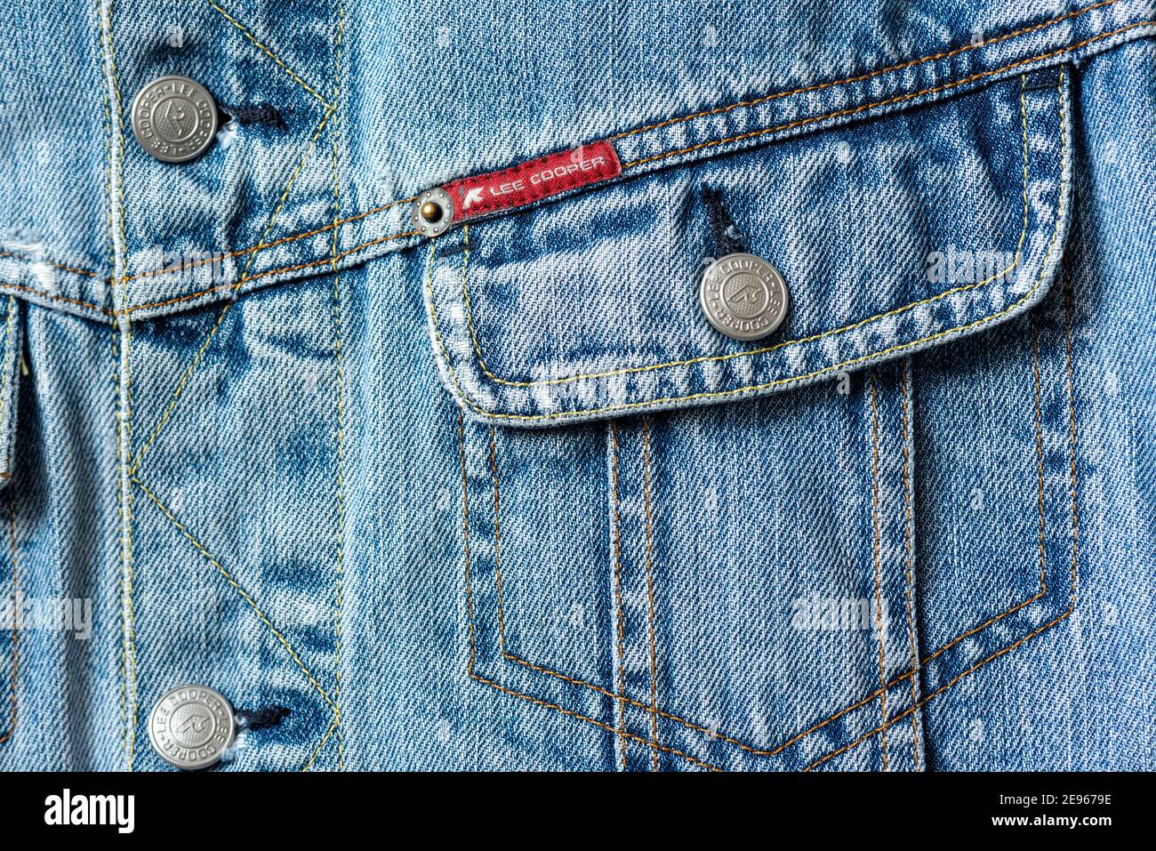 Lee jeans logo hi-res stock photography and images - Alamy