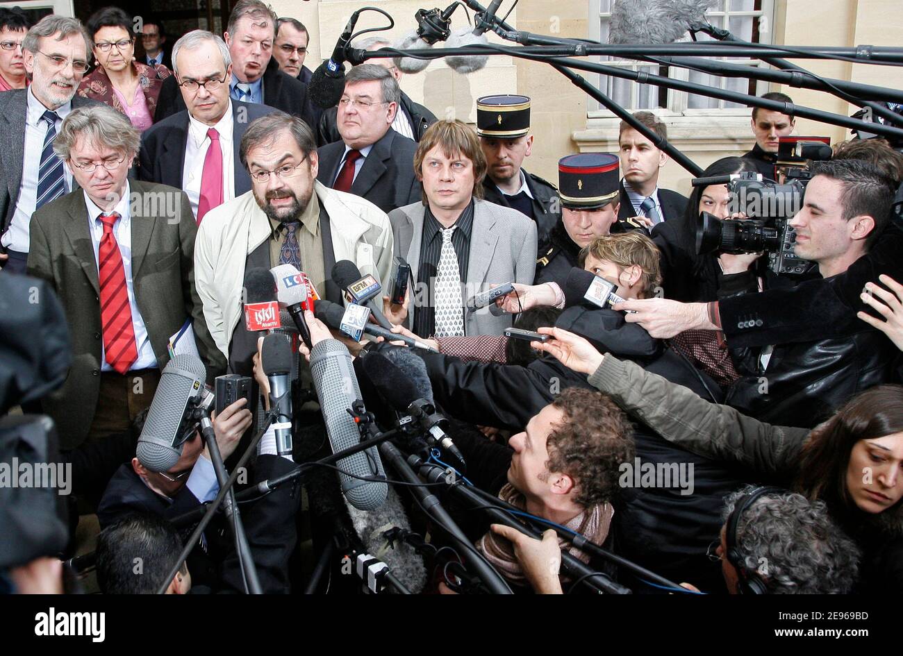 Unionists Bernard Thibault (CGT) (R), Francois Chereque (C), Jean-Claude Mailly (FO) (L), Jacques Voisin (2nd rowL) (CFTC), et Jean-Marc Icard (2nd Row C) (CFE-CGC) answer to journalists as they a meeting with French Prime Minister Dominique de Villepin in Paris, France, March 24, 2006. The prime minister met with unions for just over one hour, with both sides refusing to cede any ground. The unions say they will not hold talks with the government unless the law is revoked. De Villlepin has said he won't withdraw, suspend or change the law.. Photo by Mehdi Taamallah/ABACAPRESS.COM Stock Photo