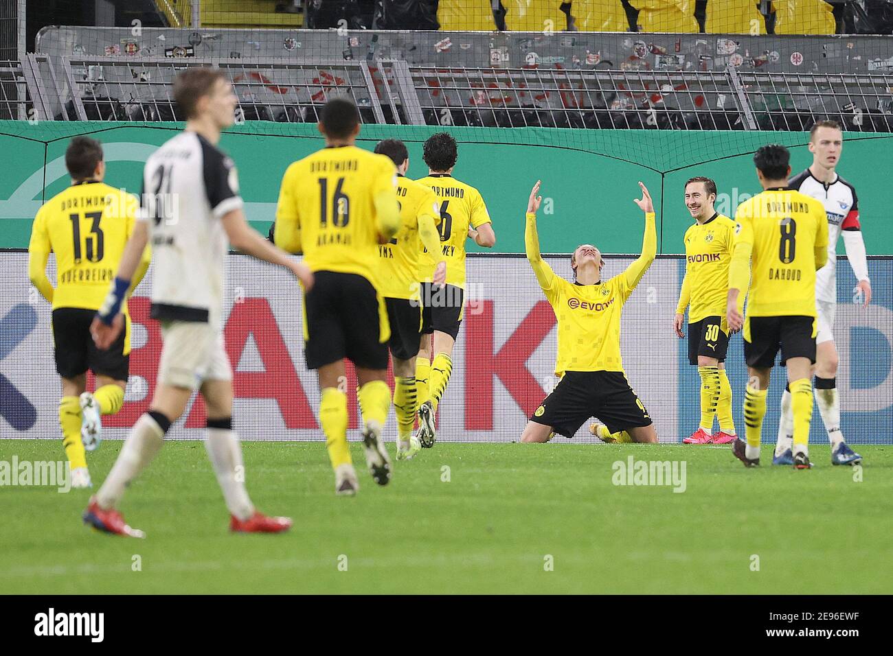 Dortmund, Deutschland. 02nd Feb, 2021. firo: 02.02.2021, Soccer: Soccer: DFB-Pokal, round of 16, season 2020/21 BVB, Borussia Dortmund - SC Paderborn Erling Haaland, cheers, cheers, after, his, goal, to, 3: 2 Credit: Joachim Bywaletz/jb-sportfoto/pool/via firosportphoto | usage worldwide/dpa/Alamy Live News Stock Photo