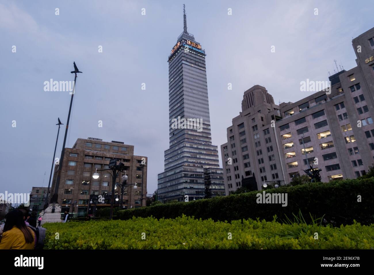 Mexico city skyline blue sky hi-res stock photography and images - Alamy