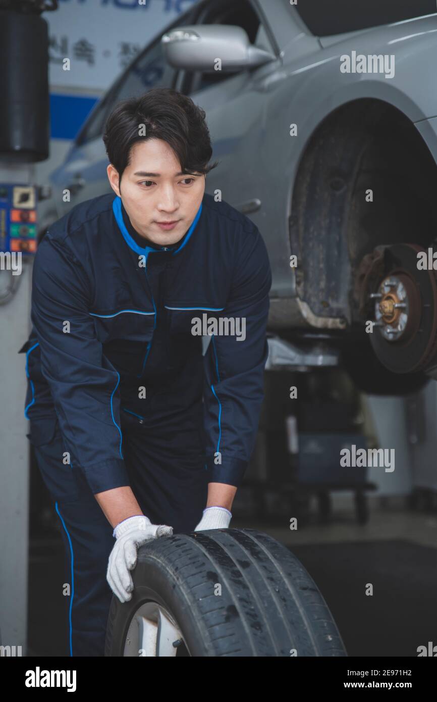 auto vehicle Service repair center concept with maintenance staff Stock Photo Alamy