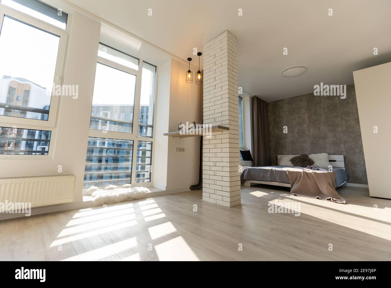 Interior design: Big modern Bedroom Stock Photo - Alamy