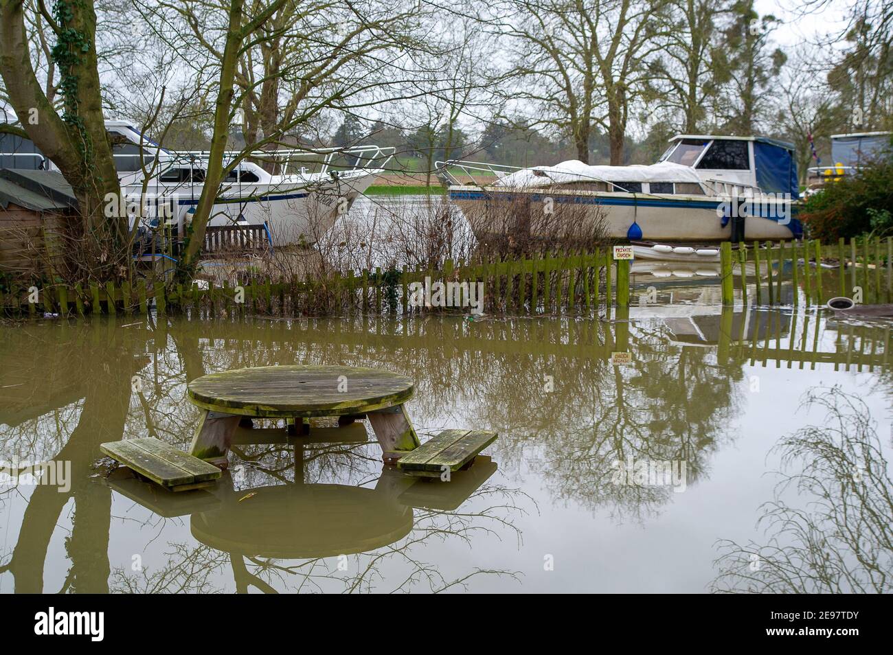River thames shepperton flooding floods weather hires stock