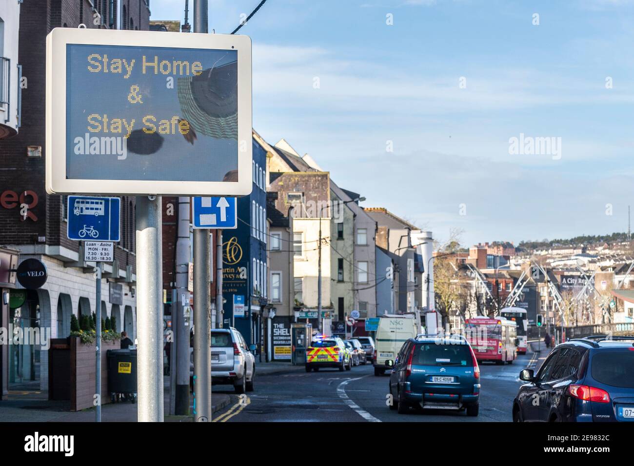 Cork, Ireland. 3rd Feb, 2021. COVID-19 Level 5 restrictions are still in place in Ireland. There was 101 deaths in Ireland yesterday due to COVID-19, the biggest number of fatalities since the pandemic began. Credit: AG News/Alamy Live News Stock Photo