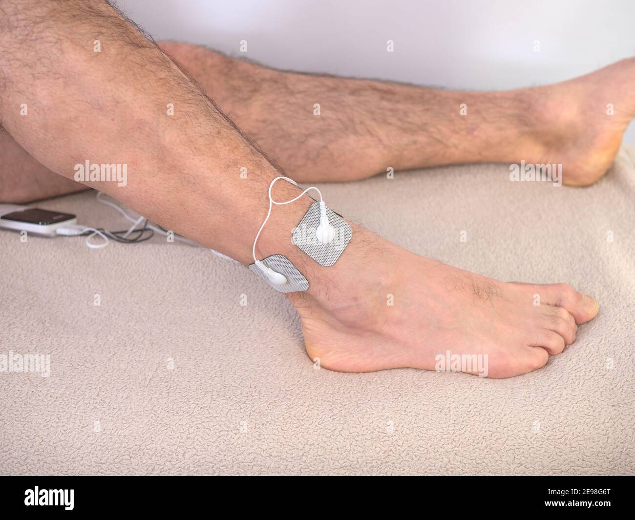 Electrodes on the leg hires stock photography and images Alamy
