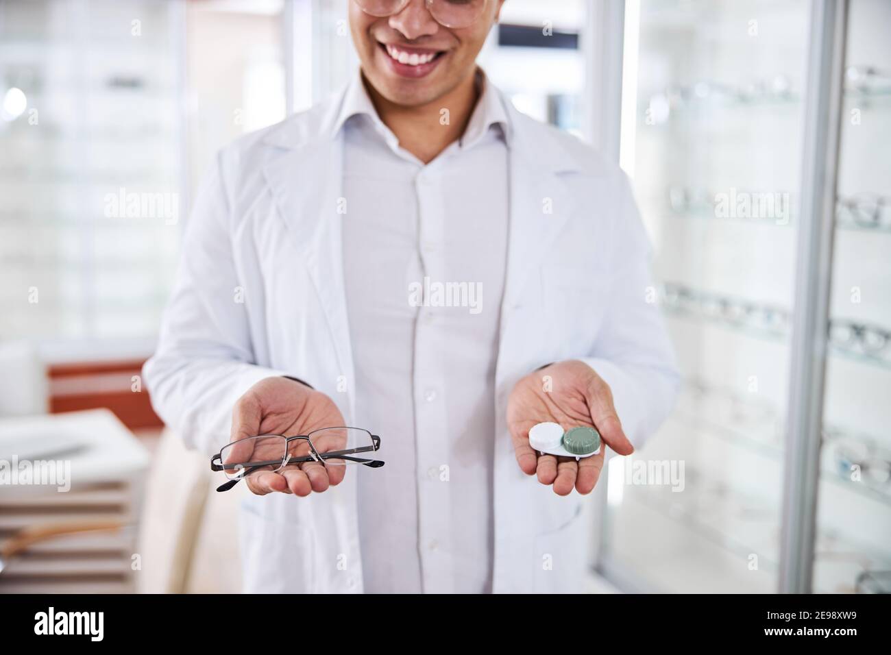 Optical dispenser hires stock photography and images Alamy