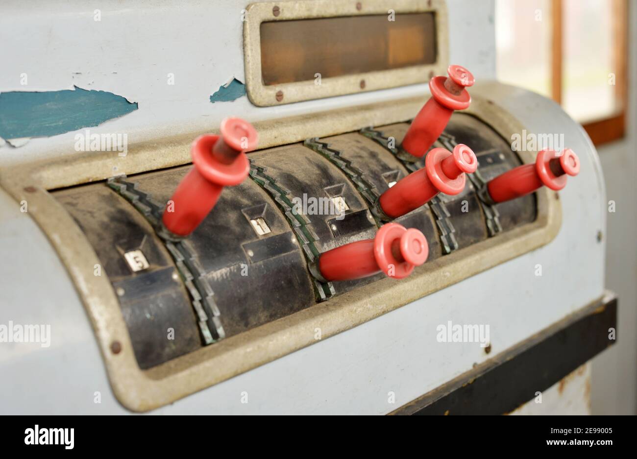 Vintage cash register machine Stock Photo Alamy
