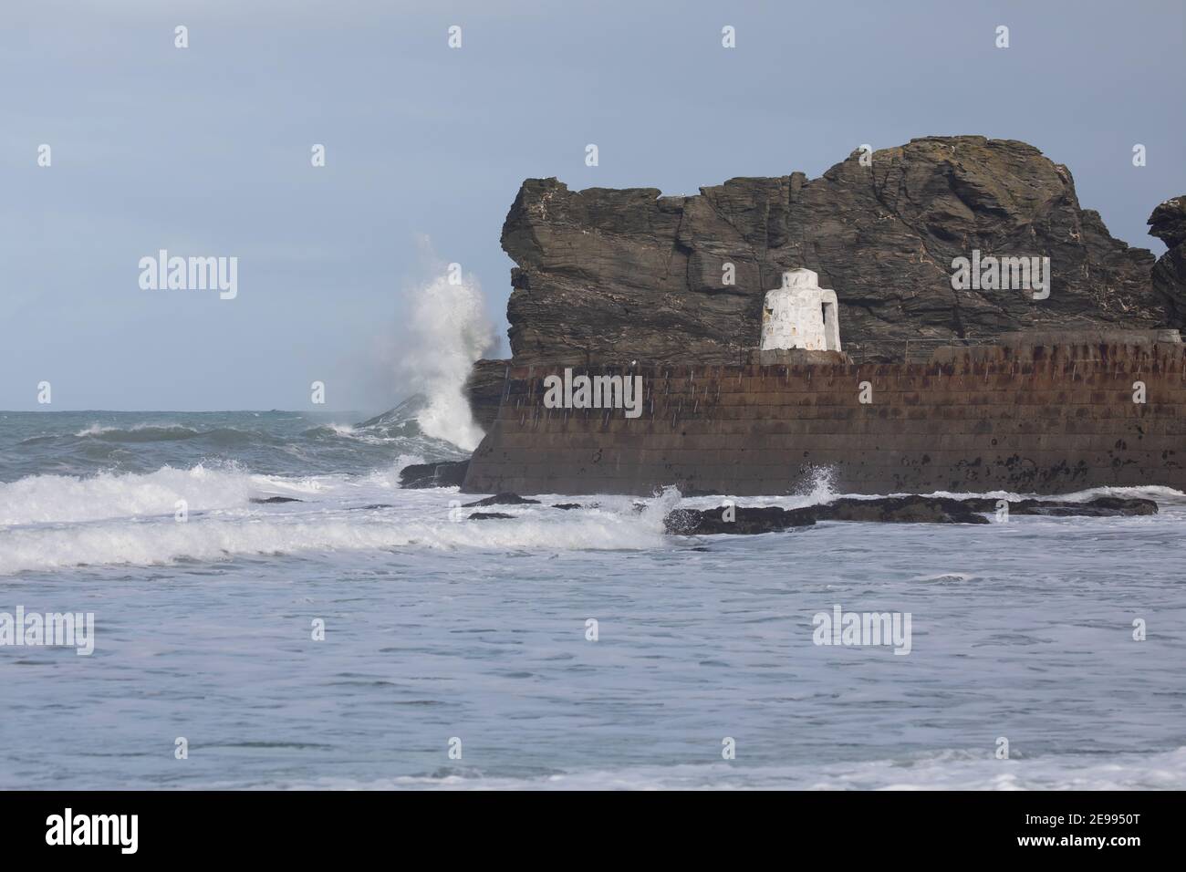 Breezy windy weather hi-res stock photography and images - Alamy