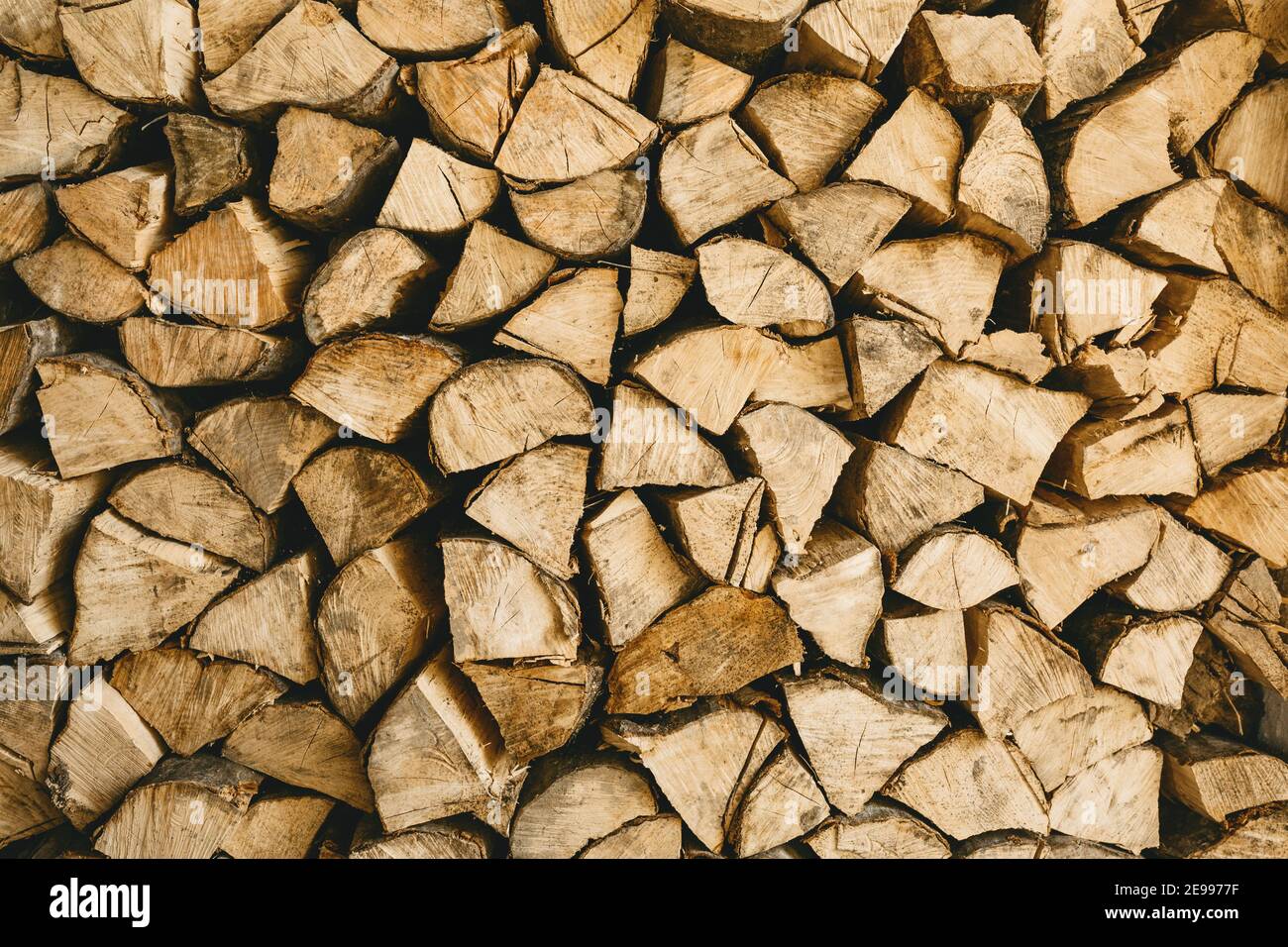 Lots of firewood hi-res stock photography and images - Alamy