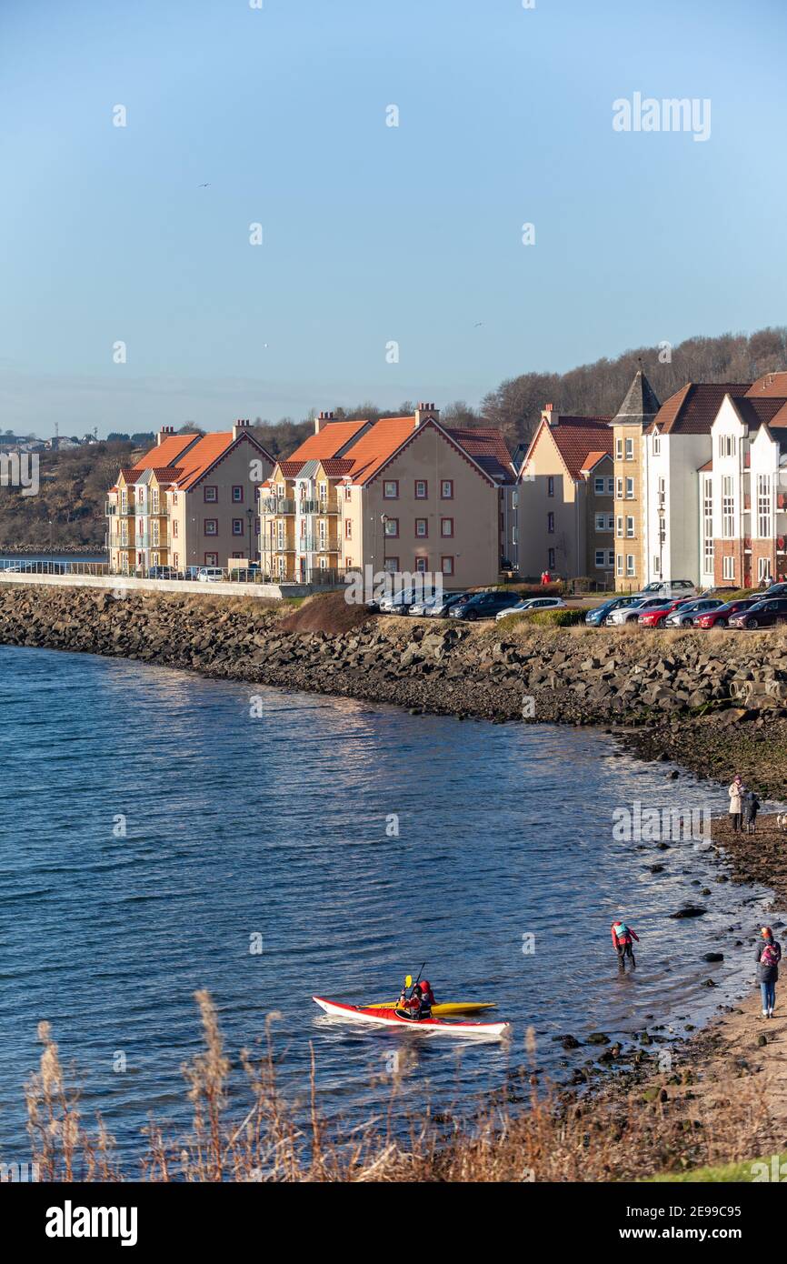 the-beach-at-saint-davids-bay-in-dalgety-bay-stock-photo-alamy