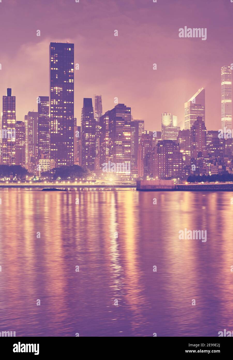 Manhattan night vintage hi-res stock photography and images - Alamy