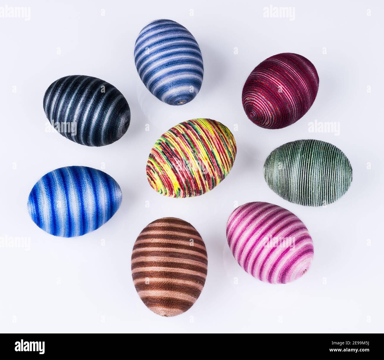 Hollow easter egg hi-res stock photography and images - Alamy