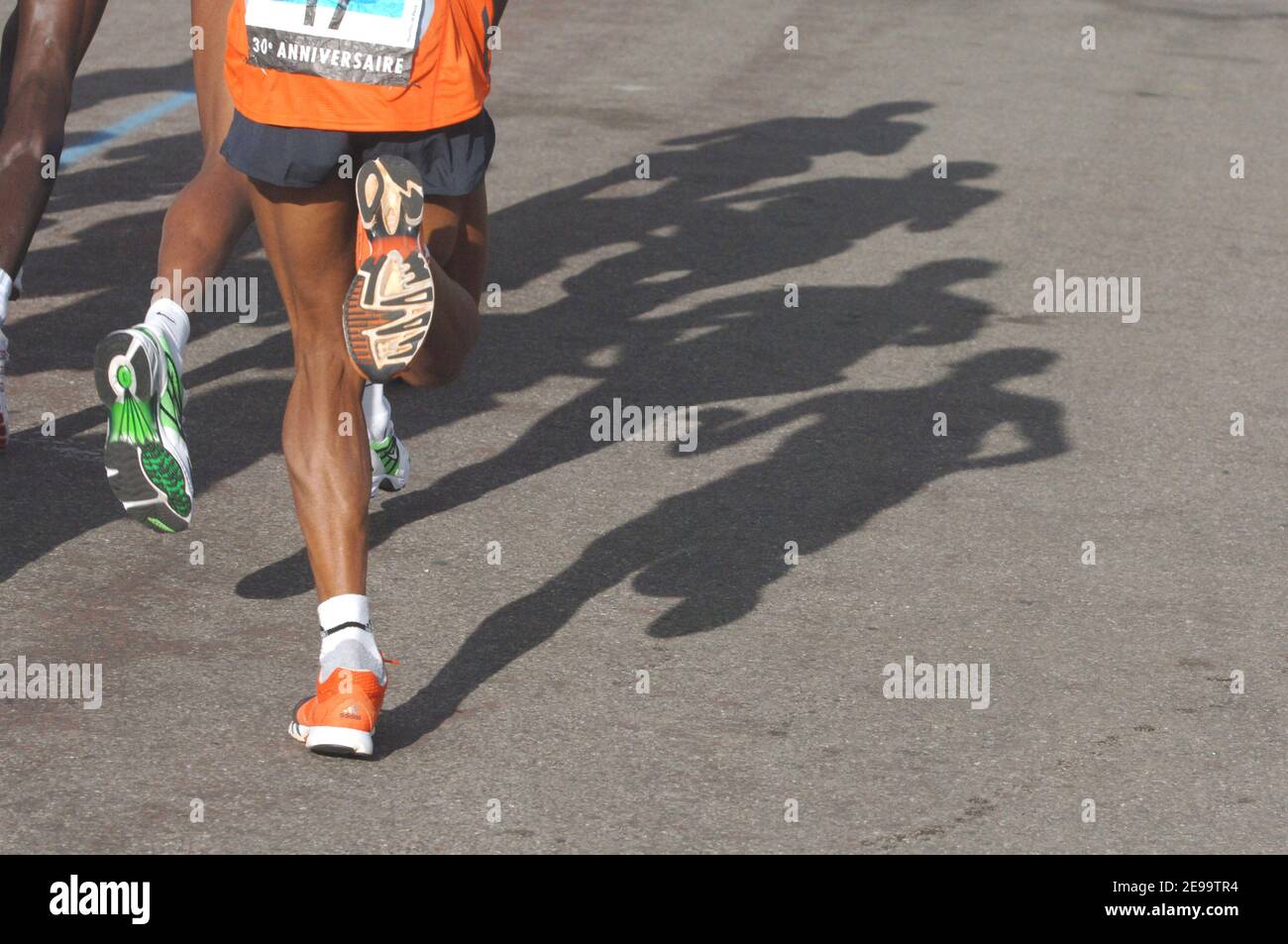 Atmosphere During The 30th Edition Of The Paris Marathon In Paris France On April 9 06 Ethiopia S Gashaw Melese Won The Race Kenya S Kiprotich Kenei Finished Second And Kenya S Bernard Bermasai Finished