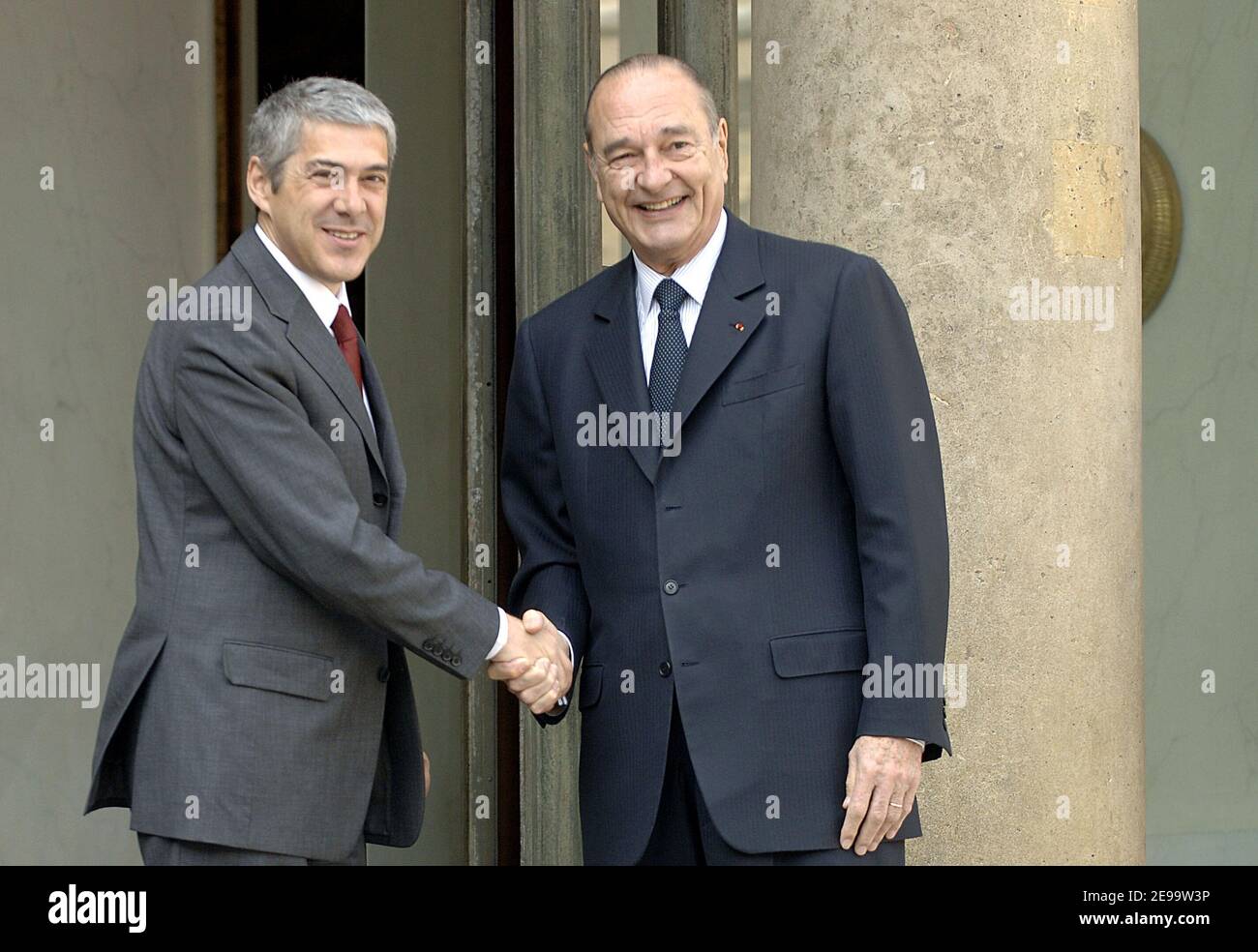 President Jacques Chirac receives Portugese Prime minister Jose Socrates at the Elysee Palace, in Paris, France, on April 10, 2006. Photo by Giancarlo Gorassini/ABACAPRESS.COM Stock Photo