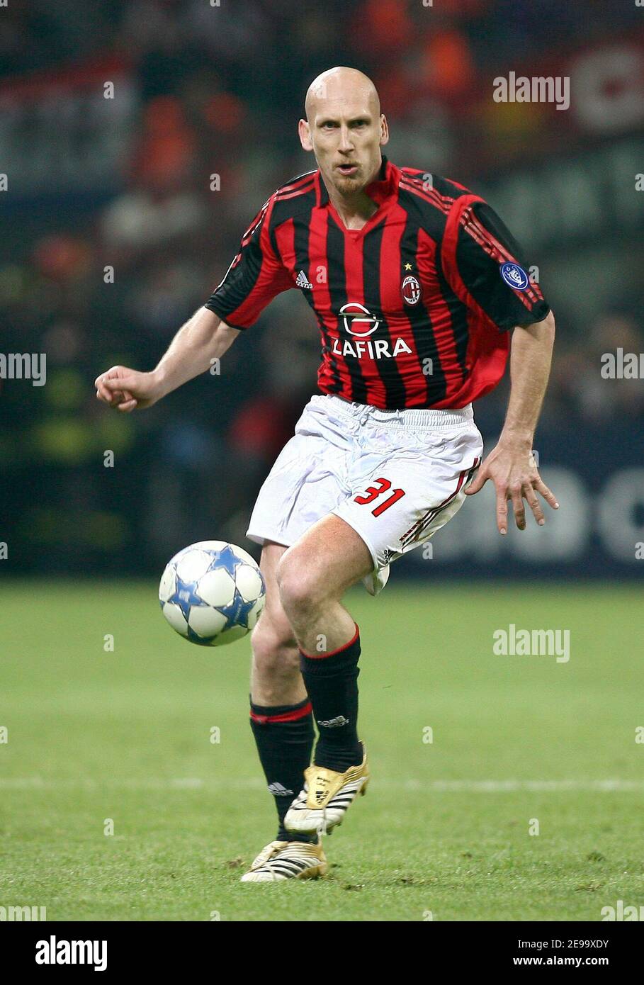 AC Milan's Jaap Stam in action during the UEFA Champions League First Leg, AC Milan vs Barcelona in Milan, Italy, on April 18, 2006. Barcelona won 1-0. Photo by Christian