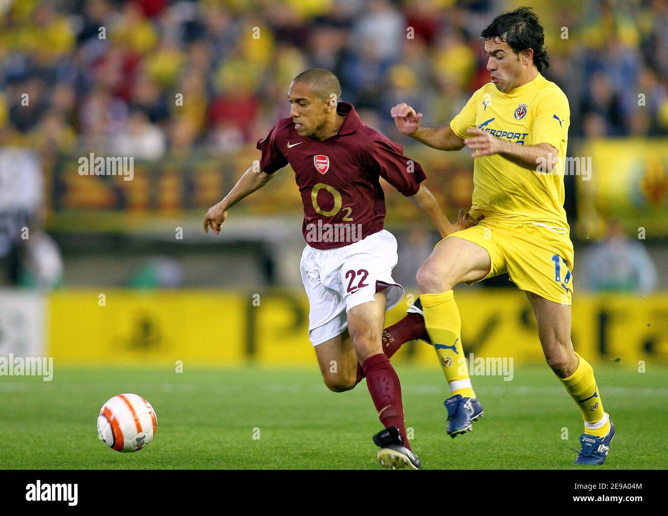 Arsenal S Gael Clichy And Villareal S Javi Venta Battle For The Ball During The Uefa Champions League Semi Final Second Leg Villarreal Vs Arsenal At The El Madriga Stadium In Villareal Spain On April