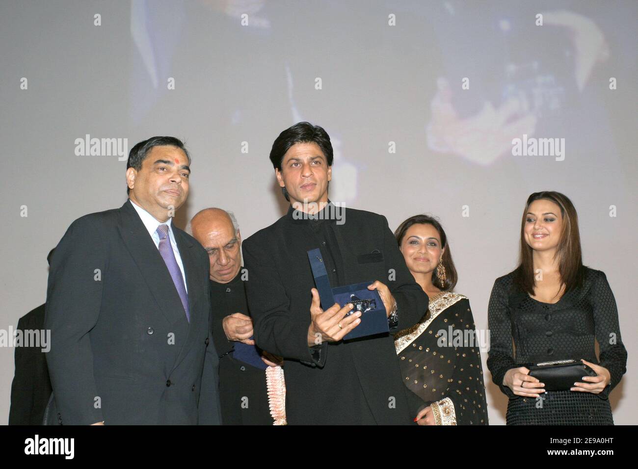 Bollywood star Shah Rukh Khan attends the premiere of his movie Veer-Zaara held at the Rex Movie Theatre in Paris, France on April 26, 2006 as part of the Bollywood Week, in Paris. Photo by Benoit Pinguet/ABACAPRESS.COM Stock Photo