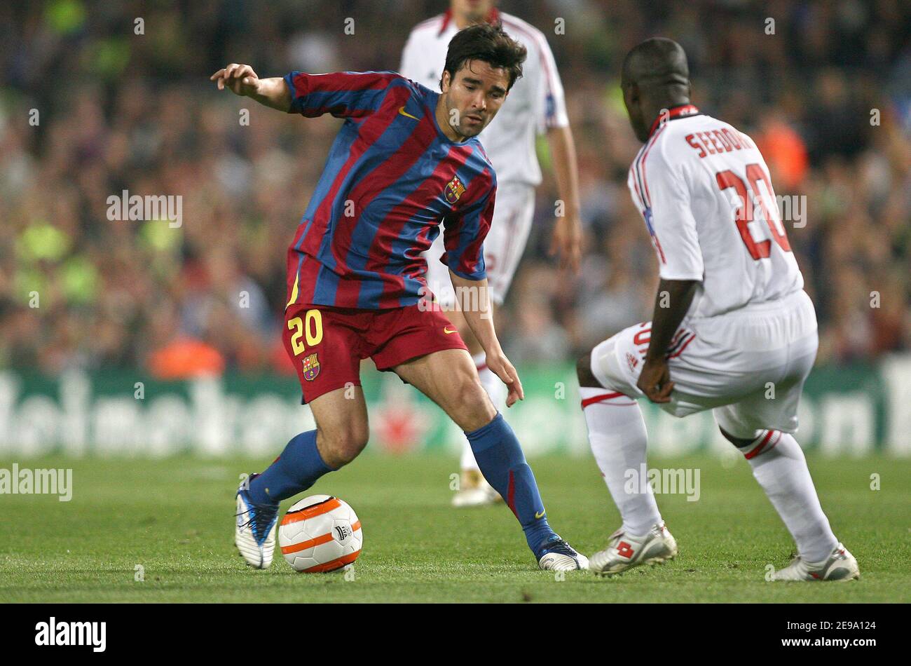 FC Barcelona's Deco and AC Barcelona's Clarence Gattuso in action during the UEFA Champions League Semi-Final Second Leg, Barcelona vs AC Milan in Barcelona, Spain, on April 26, 2006. The game ended in a draw 0-0 and Barcelona is qualified for the finale. Photo by Christian Liewig/ABACAPRESS.COM Stock Photo