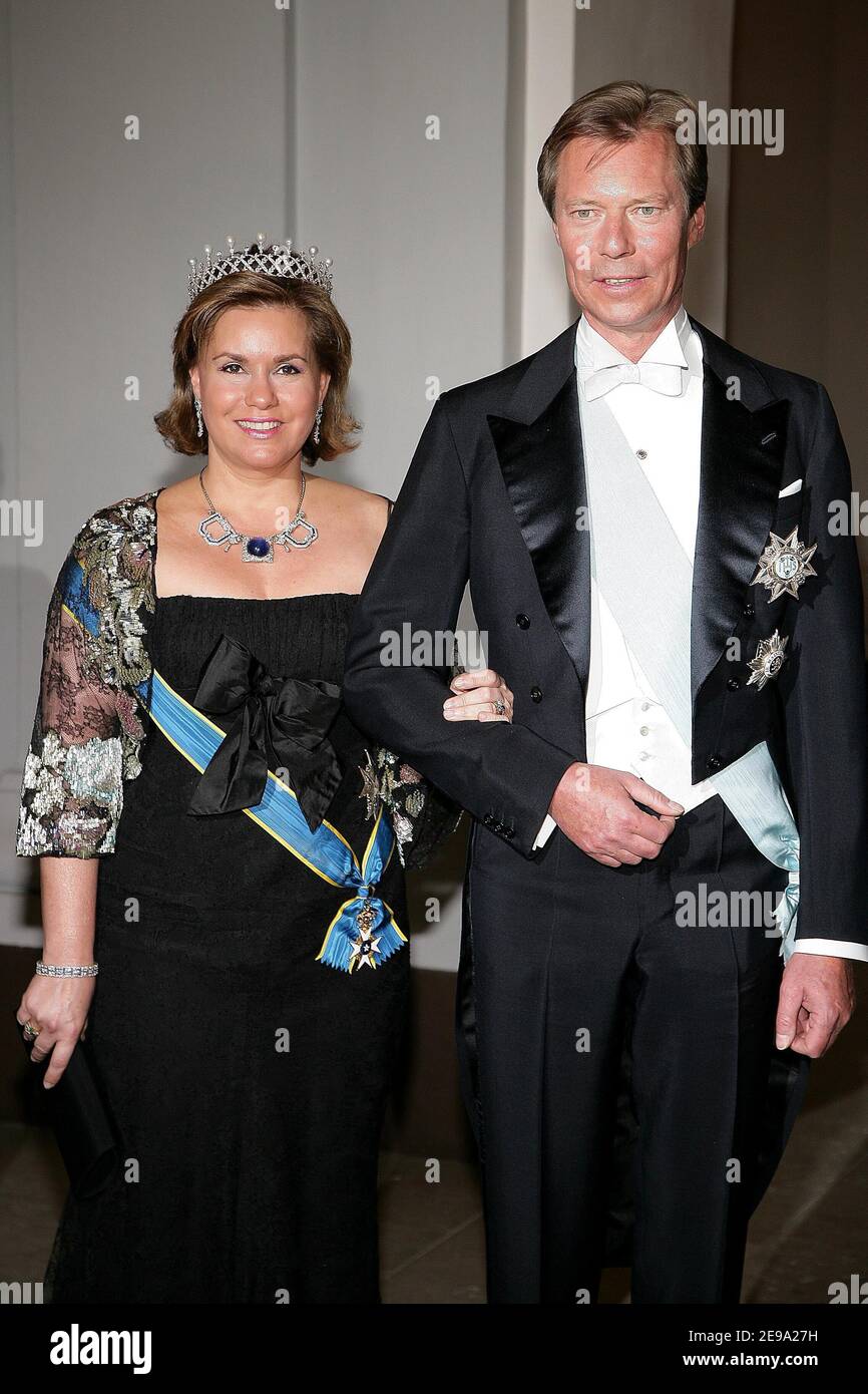 Prince Henri and Maria-Teresa of Luxemburg arrive for the special birthday dinner at Royal Palace today as a part of the 60th birthday of King Carl XVI Gustaf of Sweden, in Stockholm, on April 30, 2006. Photo by Nebinger/Orban/ABACAPRESS.COM. Stock Photo