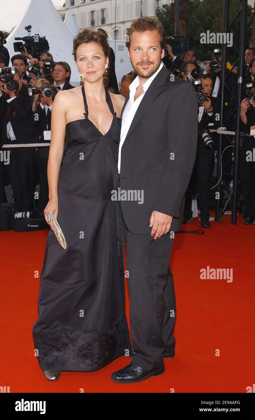 Maggie Gyllenhaal and Peter Sarsgaard arrive for the screening of 'The wind that shakes the Barley' at the 59th Cannes Film Festival on May 18, 2006. Photo by Hahn-Nebinger-Orban/ABACAPRESS.COM Stock Photo